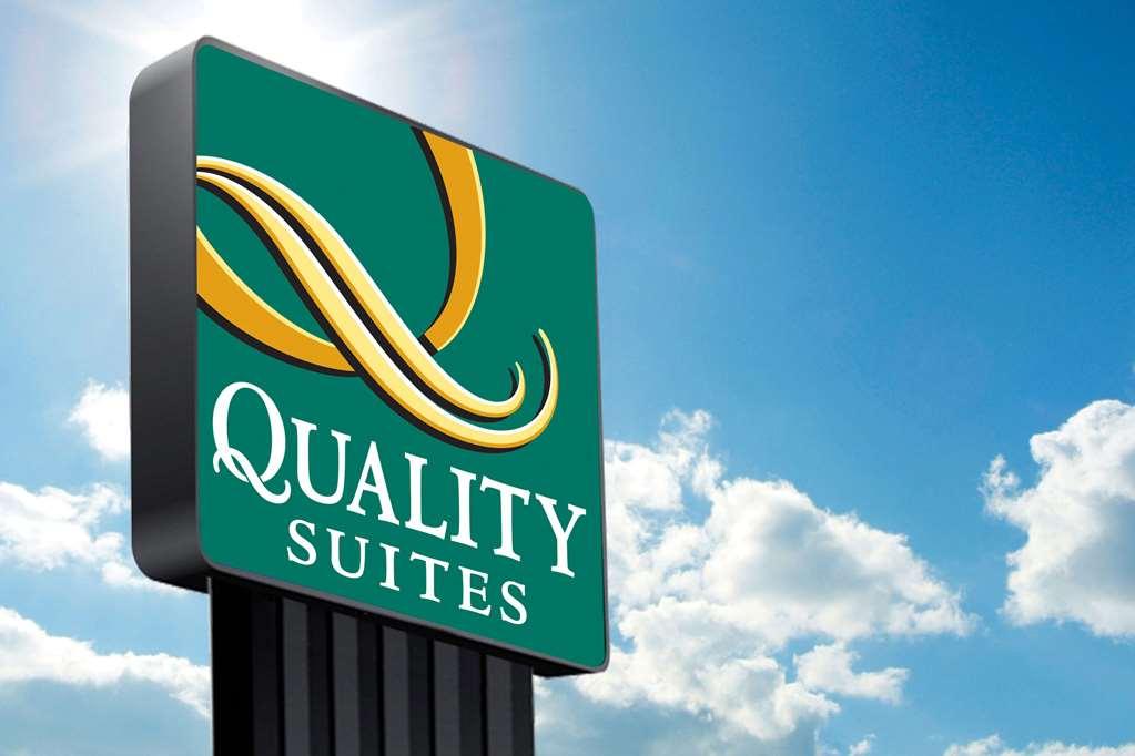 Quality Suites Amore Christchurch Eksteriør billede